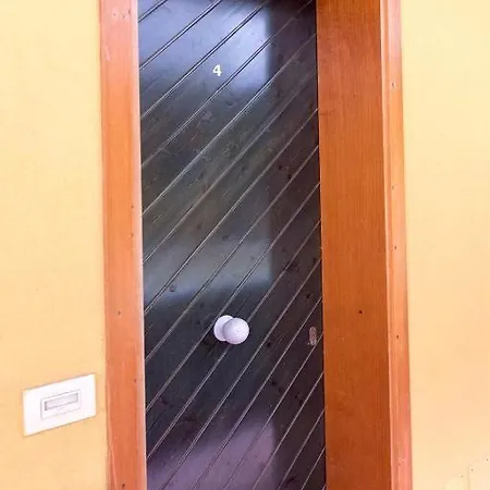 Bilocale Con Giardino A 100 Mt Dal Mare Di - M052
