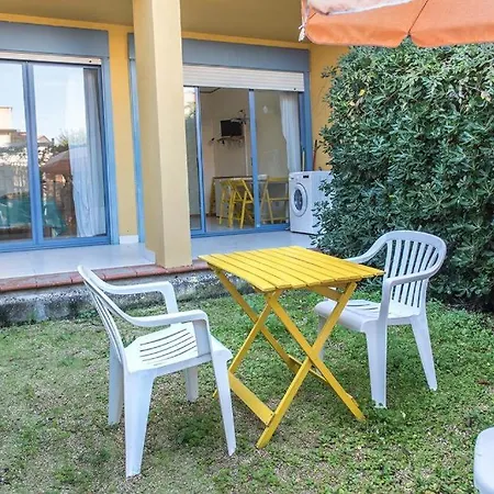 Bilocale Con Giardino A 100 Mt Dal Mare Di - M052 *